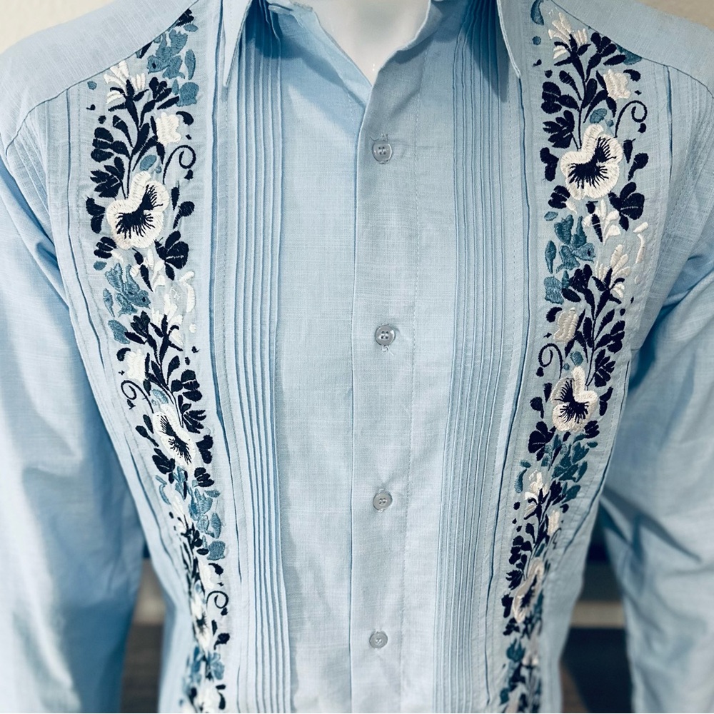 Light Blue Linen Mens Guayabera Wedding Dress Shirt Flower Embroidery Beautiful
